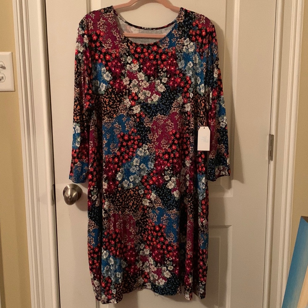 NWT Time and Tru beautiful multi color dress with pockets XXL(20) or XXXL(22)